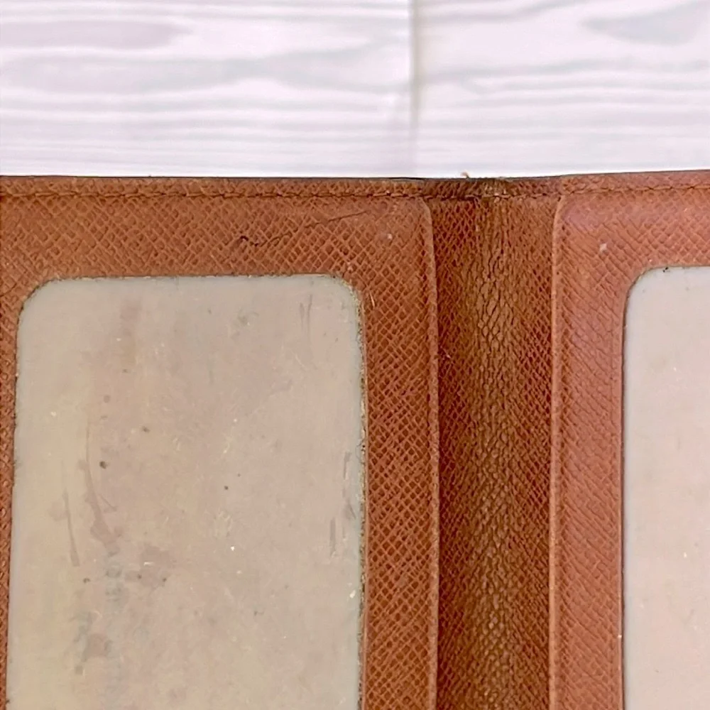 Louis Vuitton Monogram Card Holder - Picture 8 of 9